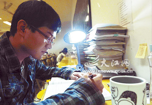 2012考研面孔：大學里的“備考戰役”2
