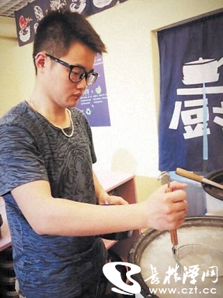 北大畢業CBD賣米粉 90后法學碩士走出別樣就業路1