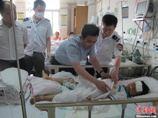 海南學校春游翻車受傷學生家長:哪曾想到會是這樣-中國教育1