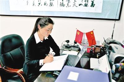 清華女研究生放棄律所公務員工作 回鄉當村官1