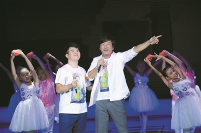 《開學第一課》首播 聚焦“父母教會我”-中國教育2
