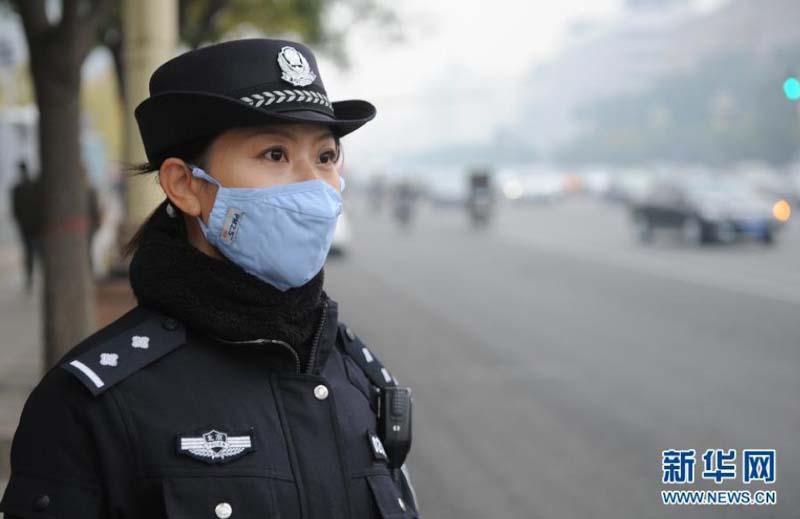 走進80后女研究生警花（組圖）1