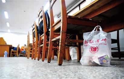 僧多粥少 考研“占座”大戰成常態2