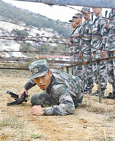 體育大學研究生成二炮新兵助科學體能訓練1