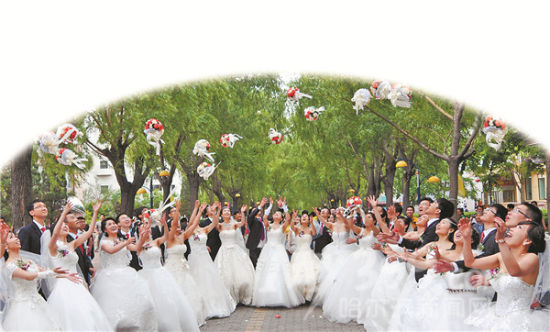 最牛學霸集體結婚 18對博士生舉行校園婚禮3