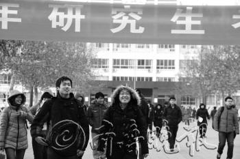 圍觀研究生考試：考研"打醬油"說放棄就放棄?1