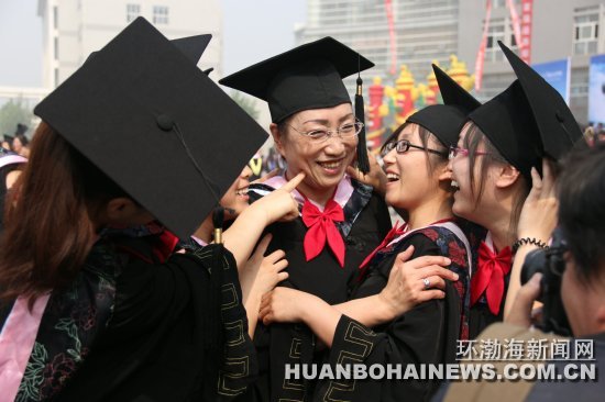 唐山64歲“奶奶大學生”畢業欲繼續考研1