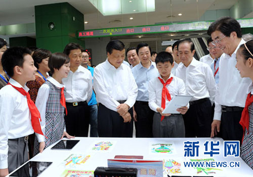 劉云山:普及科技知識為創新驅動發展戰略提供支撐-中國教育1