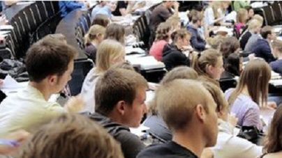 英大學留學生學費過高 被批將學生當搖錢樹1
