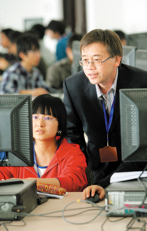 看不見的導師：平時見不著 論文沒人教(圖)1