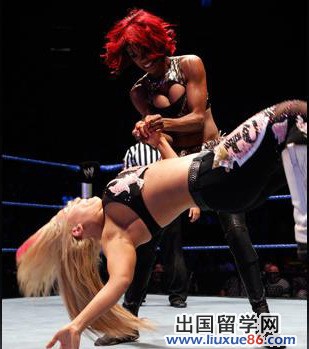 WWE移師開普敦，女跤手激情對摔奉獻刺激盛宴【圖】[1]1