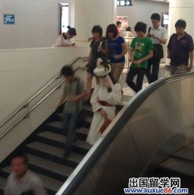 地鐵驚現樓蘭女，尾行偷拍組圖曝光【圖】[1]5