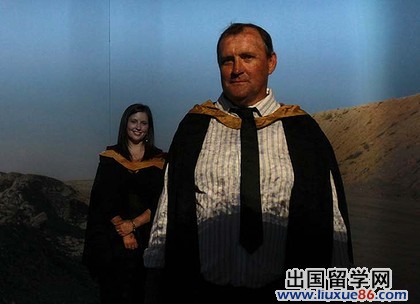 礦業世家 父女二人同時畢業1