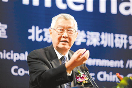 美首位華人大學校長：不贊同年輕人過早出國[1]1
