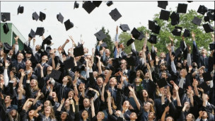 2012英國BBC:英更多大學畢業生做低技能工作1