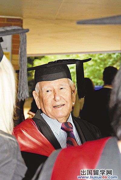 97歲最老大學生畢業再破吉尼斯世界紀錄1