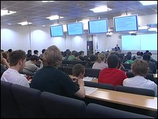 英國:宗教信仰和上大學的比例有關1
