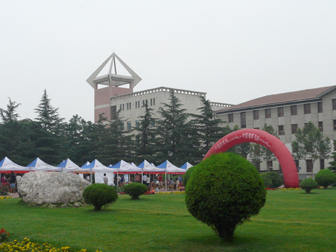 2011年全國研招現場咨詢會蘭州站現場花絮(圖)1