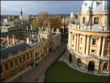 英媒:牛津蟬聯《衛報》最佳大學1