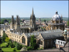 2012英國BBC:牛津大學和私立學院“爭名”1