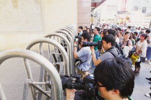 周冬雨高考結束心情忐忑，長槍短炮撲空郁悶不解2