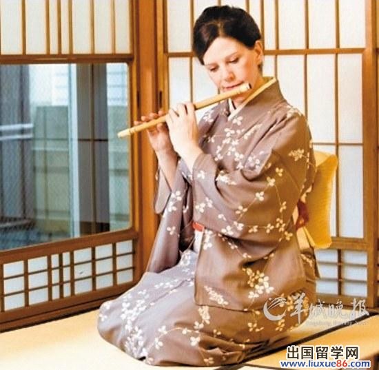 首位洋藝伎單飛打拼在牛津大學獲博士學位[1]1