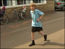 英媒2012:短裙男孩獲人權獎提名1
