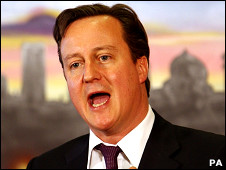 2012英國:英國首相卡梅倫向華人拜年1