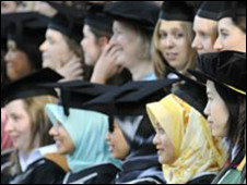 英媒2012:英國大學報名人數“止跌反彈”1
