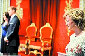 英威廉王子結婚周年蠟像亮相重現訂婚場景2