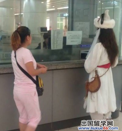 地鐵驚現樓蘭女，尾行偷拍組圖曝光【圖】[1]4