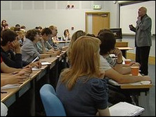 2012英國:英國大學講師承受壓力加重1