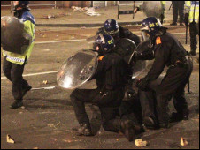 英國留學:牛津法律高材生騷亂襲警受審1