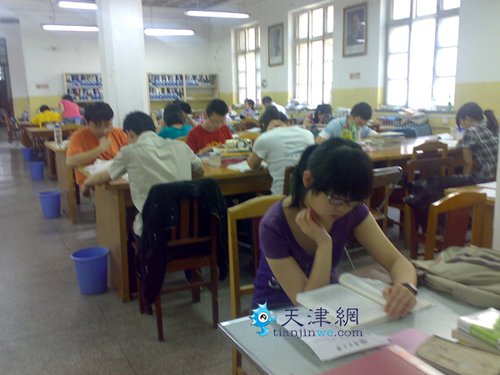 揭秘南開研漂村：月花三千 租房堪比“膠囊”3
