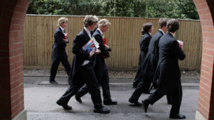 英媒2012:大學生忙就業 空檔年逐漸消失1
