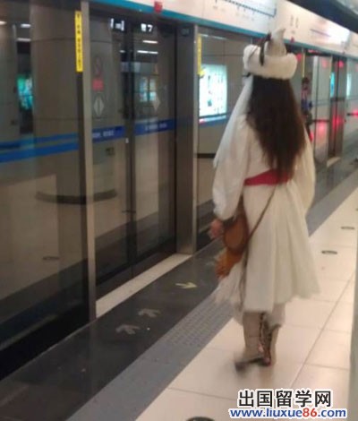 地鐵驚現樓蘭女，尾行偷拍組圖曝光【圖】[1]6