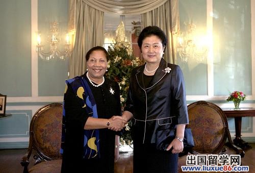 安提瓜和巴布達總督萊克－塔克會見劉延東1
