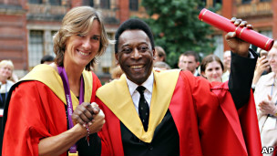 2012英國:球王貝利獲頒愛丁堡大學榮譽學位1