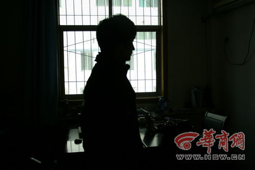 孩子執意出國逼父母賣房 拒絕上課氣病其父[1]1