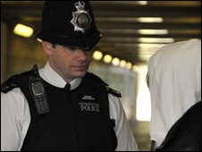 英國留學:英國人對青少年多持負面觀感1