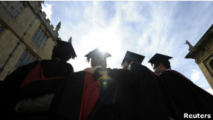 英媒2014:牛津等一流英國大學被指"學位成績通脹"[1]1