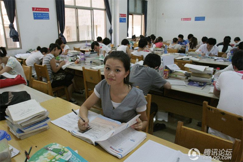 中國人的一天：美女大學生暑假備戰考研(組圖)22