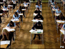 2012英國BBC:英國大學發獎金爭取優秀生1