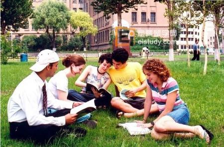 澳洲大學被指過分依賴留學生收入 無視作弊1