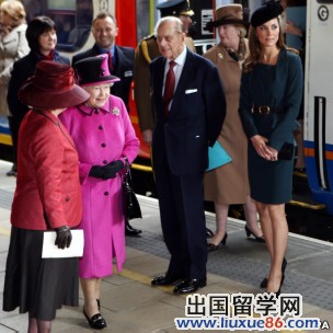英媒:英女王登基鉆石慶典出巡 凱特隨行1