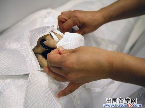 日本橫濱推出只為死者服務的酒店9