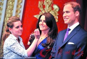 英威廉王子結婚周年蠟像亮相重現訂婚場景1