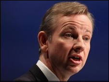 2012英國BBC:鉆石慶送游艇 教育大臣挨批1