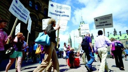外交官罷工影響簽證 加高校憂流失中國留學生1