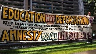 禁招令殃及國際生 倫敦都會大學學生抗議[1]2